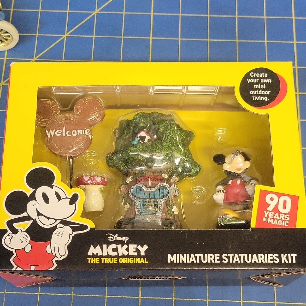 Disney Mickey Miniature Statuaries Kit New in Box